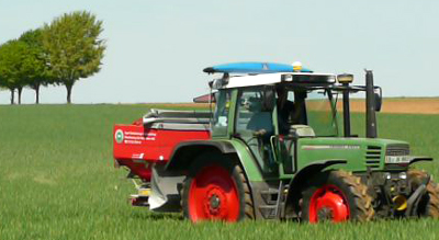 Düngegerät N-Sensor von Yara zum Test auf einem Weizenfeld von Albkorn-Landwirt Manfred Schmelcher bei Dapfen. Foto: Wendelin Heilig